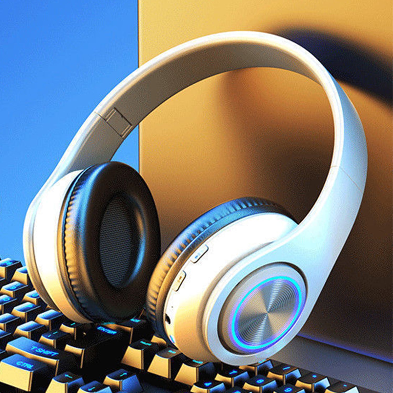 The headset wireless Bluetooth headset can be inserted into the card