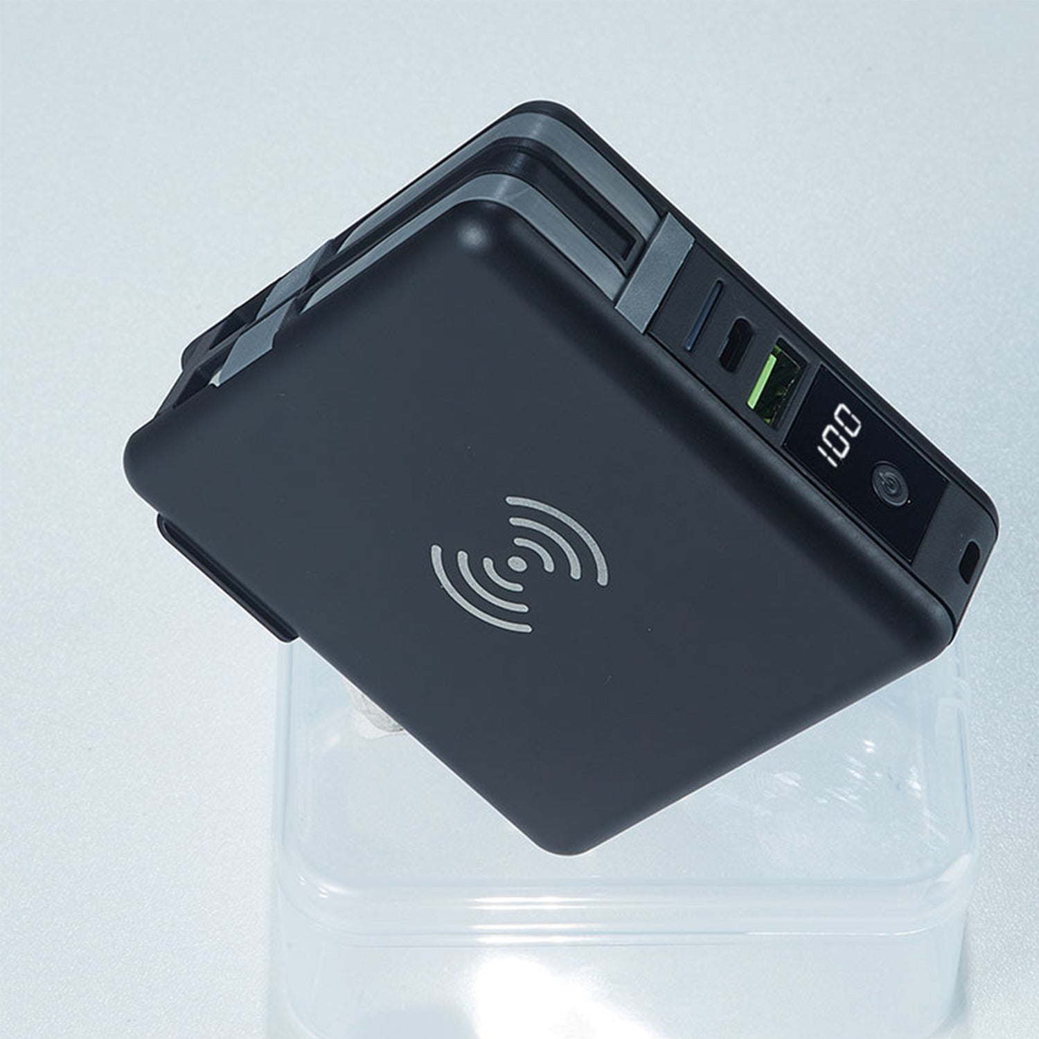 6700mAh self contained cable plug magnetic suction wireless charging bank