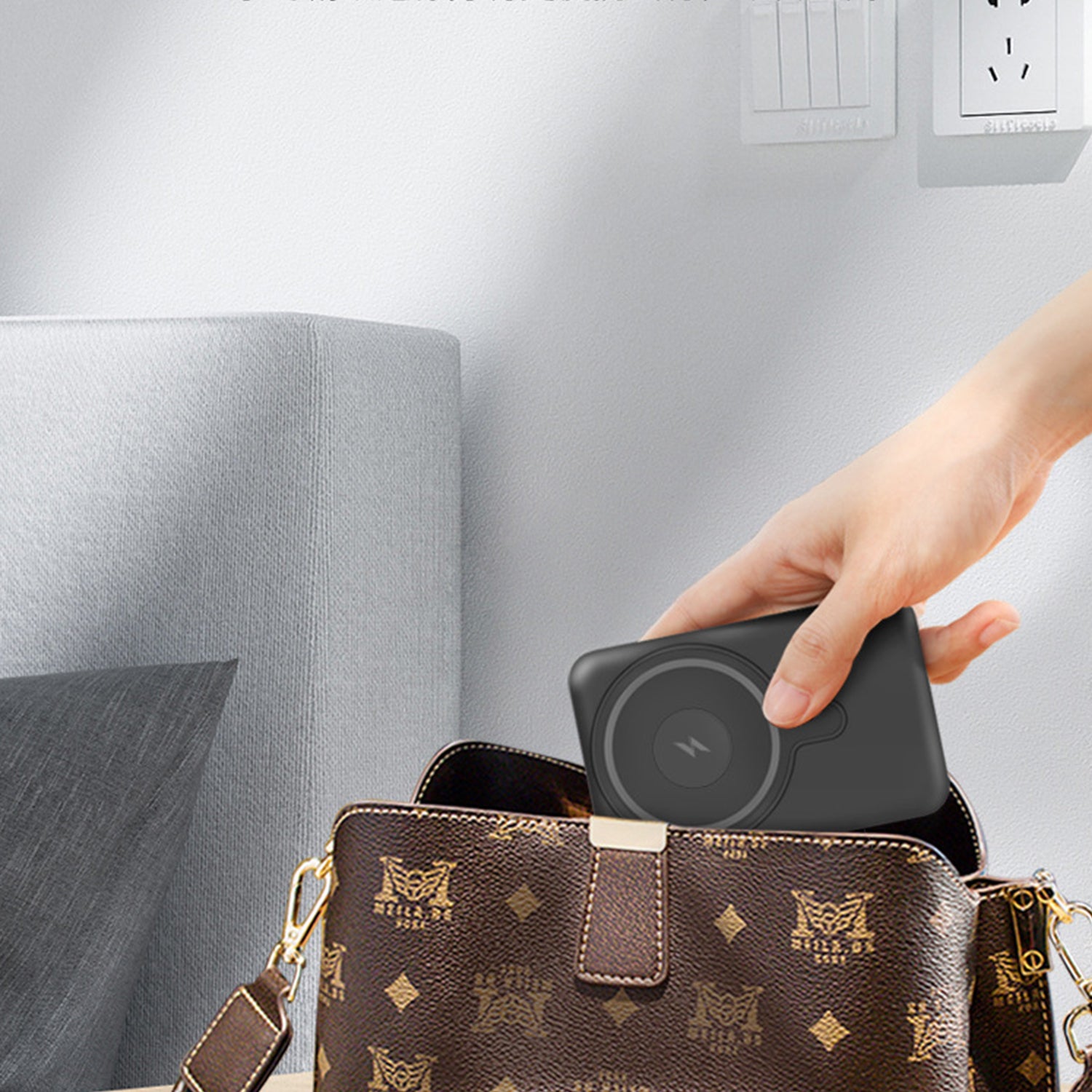 Magnetic Attraction Wireless Power Bank 10000mAh Portable Battery Charger Foldable Stand Fast Charging 15W Wireless & PD 22.5W USB-C for iPhone 15/14/13/12/12 Pro/13 Pro Max-Black