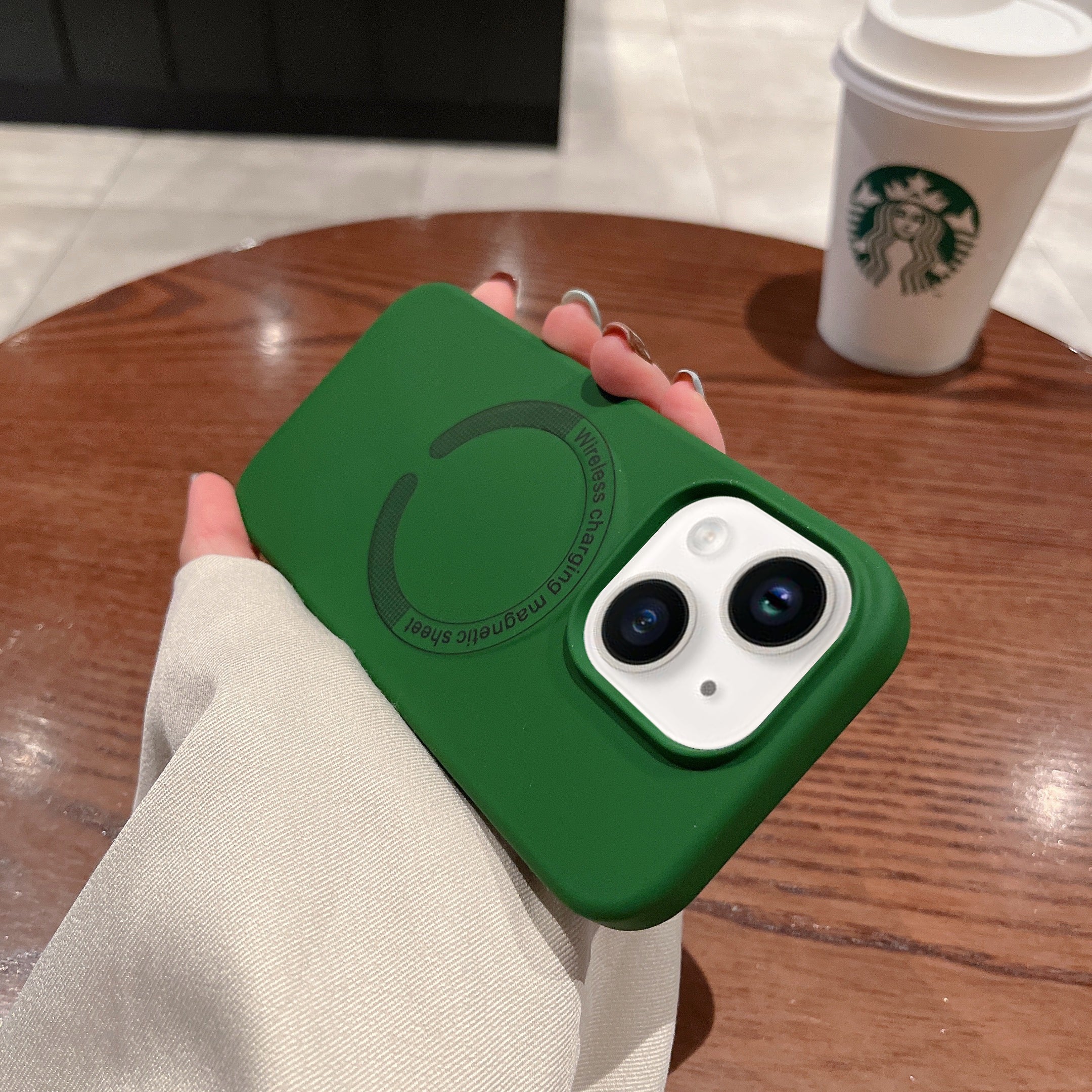 iPhone 14/13 Magnetic Absorption Silicone Protective Shell Case