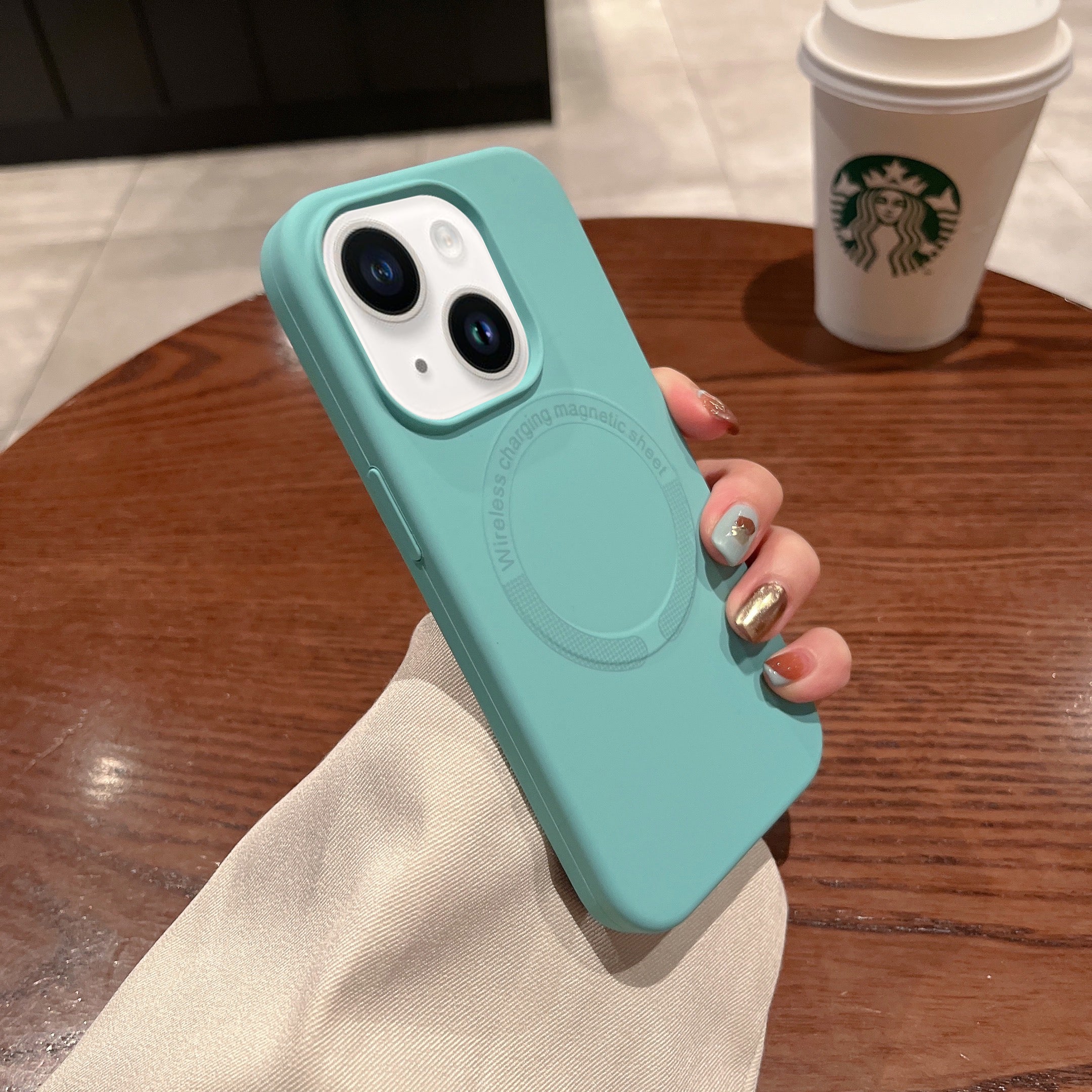 iPhone 14/13 Magnetic Absorption Silicone Protective Shell Case