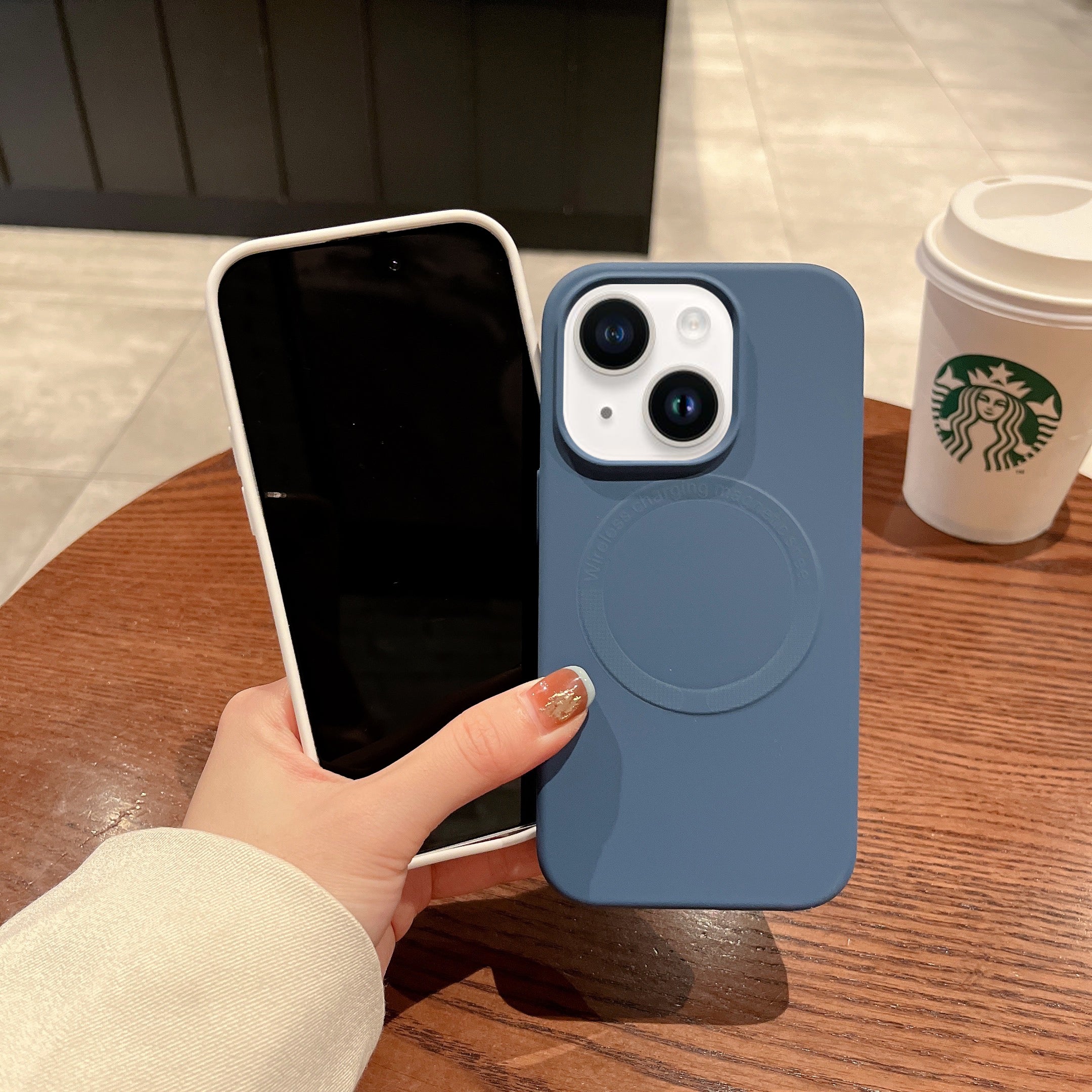 iPhone 14/13 Magnetic Absorption Silicone Protective Shell Case