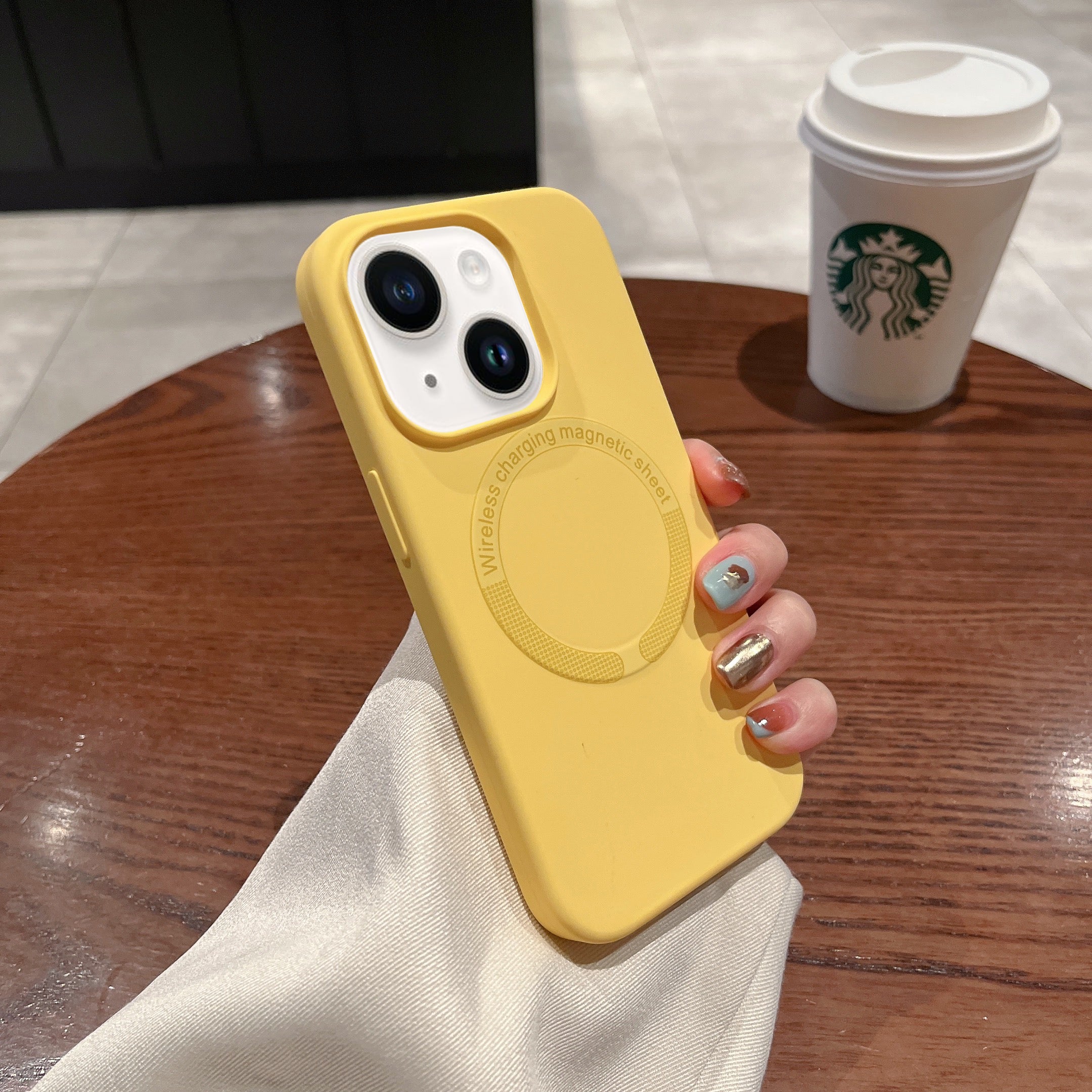 iPhone 14/13 Magnetic Absorption Silicone Protective Shell Case